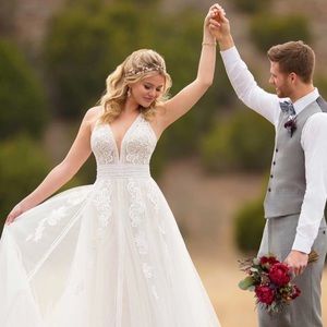 Elegant White Lace Wedding Dress